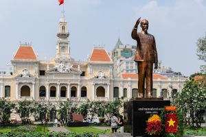 Vietnam Introduces Strict Social Media Regulations Requiring User Authentication and Content Control