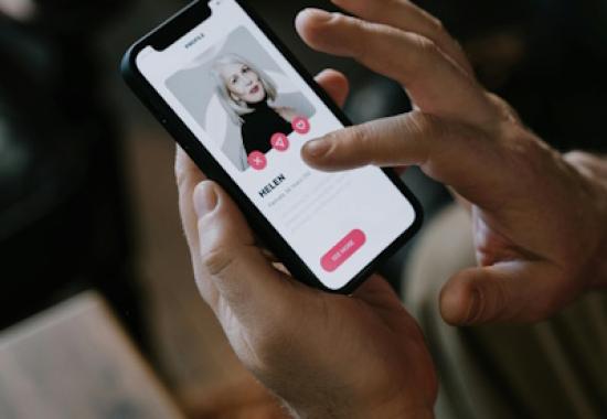 Tinder Swindler survivor launches ID verifier to fight scams