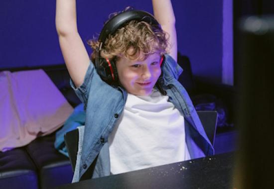 Roblox launches new age verification system to unlock unfiltered chats