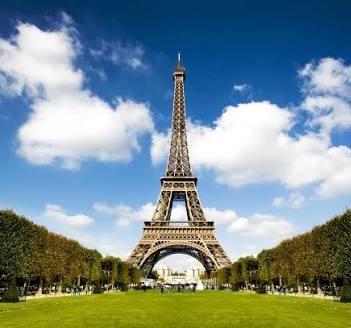 France moves a step closer to banning under-15s from social media