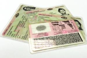 New document reader from Regula reads cards on both sides simultaneously